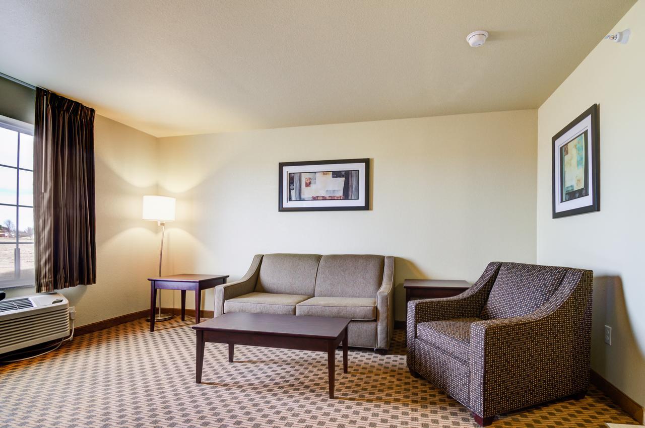 Castle Rock Inn & Suites - Quinter Exterior foto