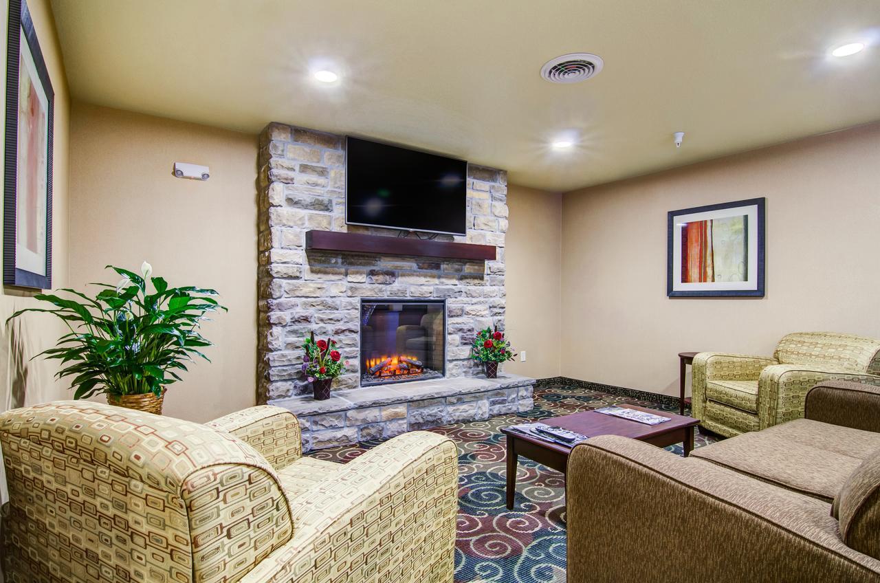 Castle Rock Inn & Suites - Quinter Exterior foto